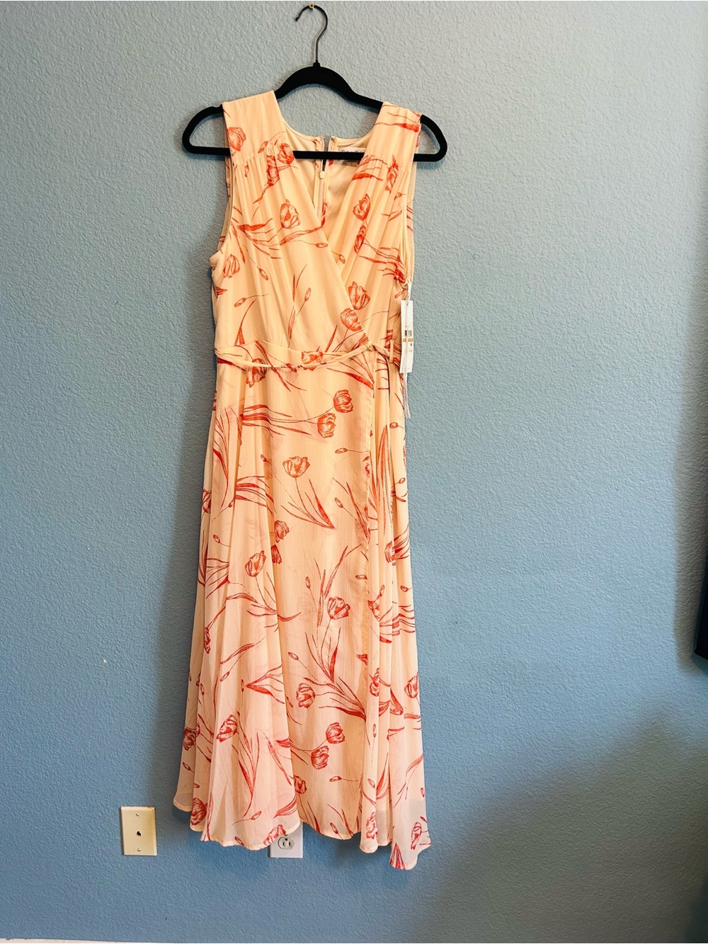 Calvin Klein Peach/pink wrap Dress with delicate floral Print - Picture 2 of 4